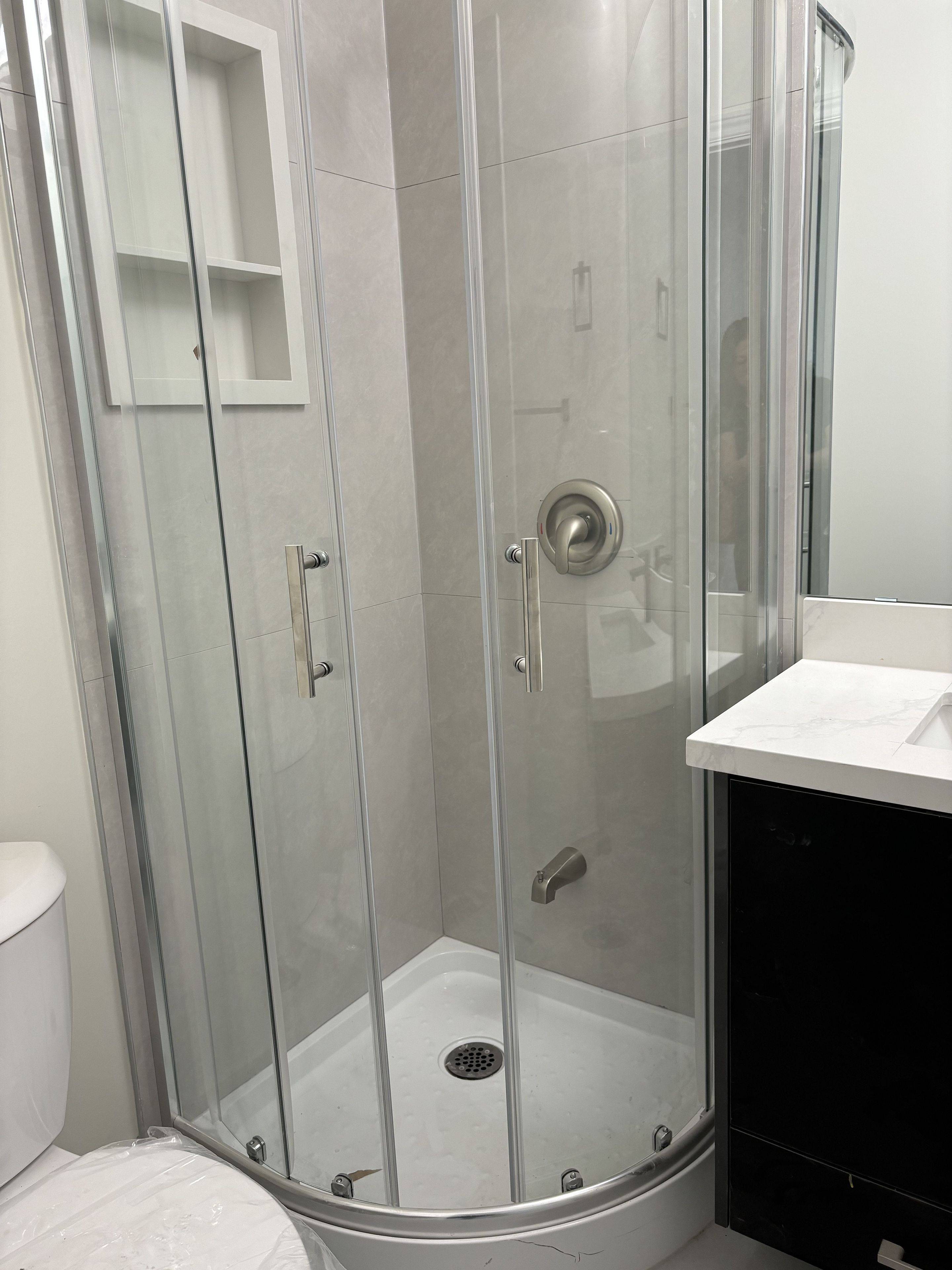 Toronto C01, ON M5S 2R2,643 Bathurst ST #202