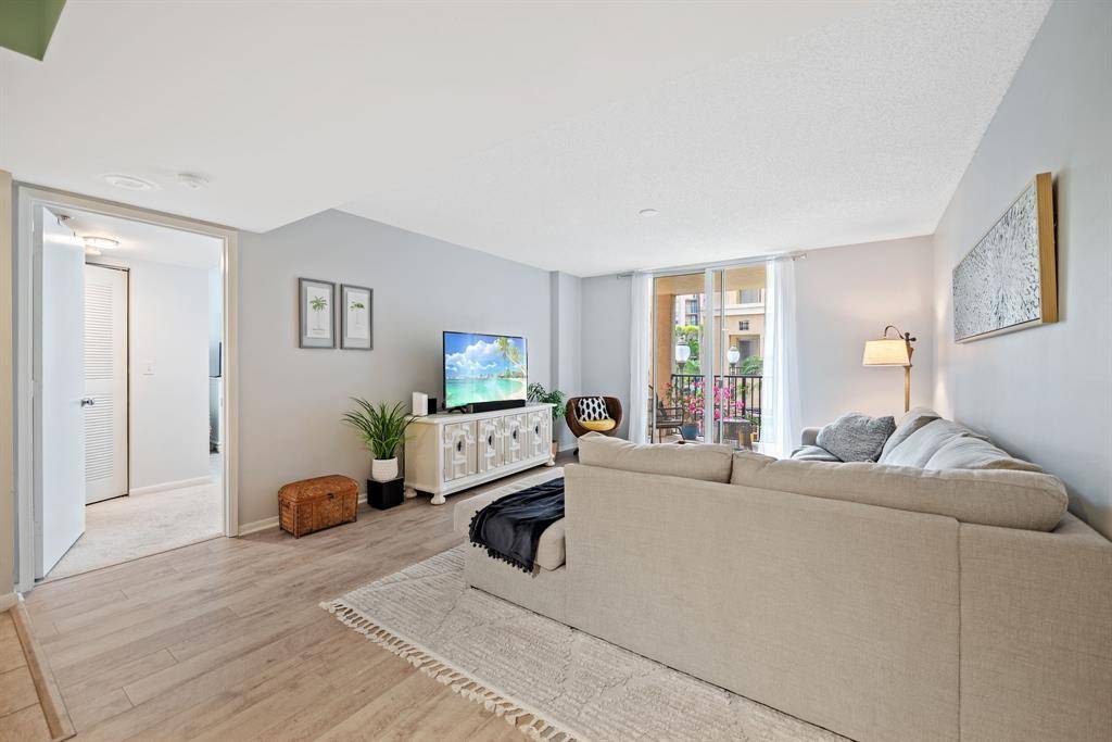 Fort Lauderdale, FL 33301,520 SE 5th Ave #2202