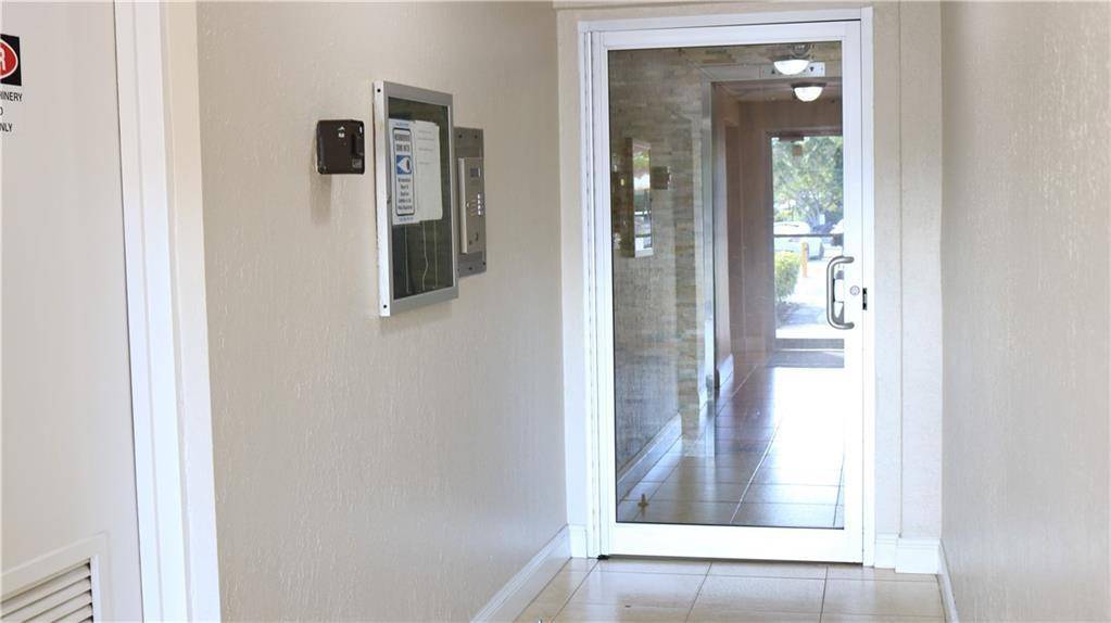 Plantation, FL 33313,7300 NW 17th St #202