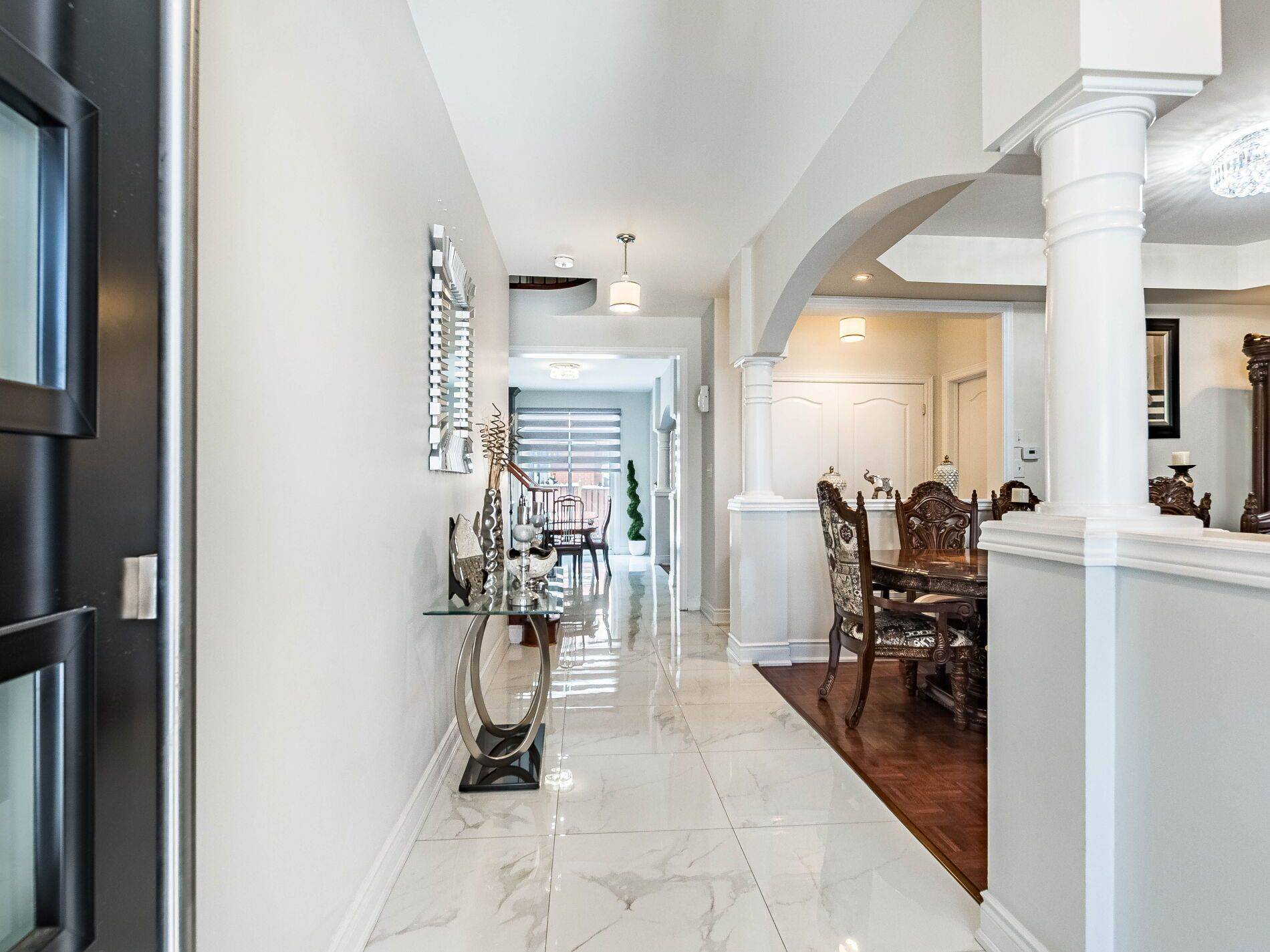 Brampton, ON L6R 3K7,14 Grey Whale RD