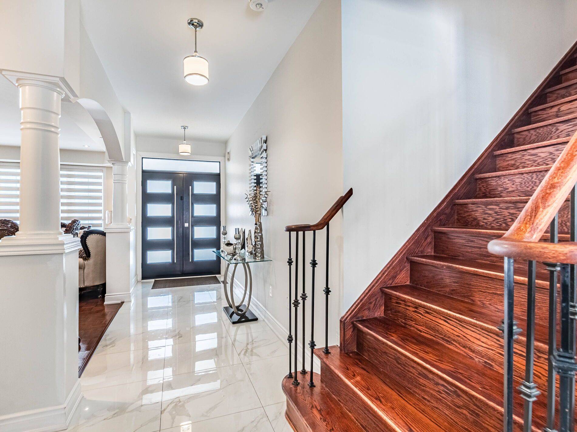 Brampton, ON L6R 3K7,14 Grey Whale RD