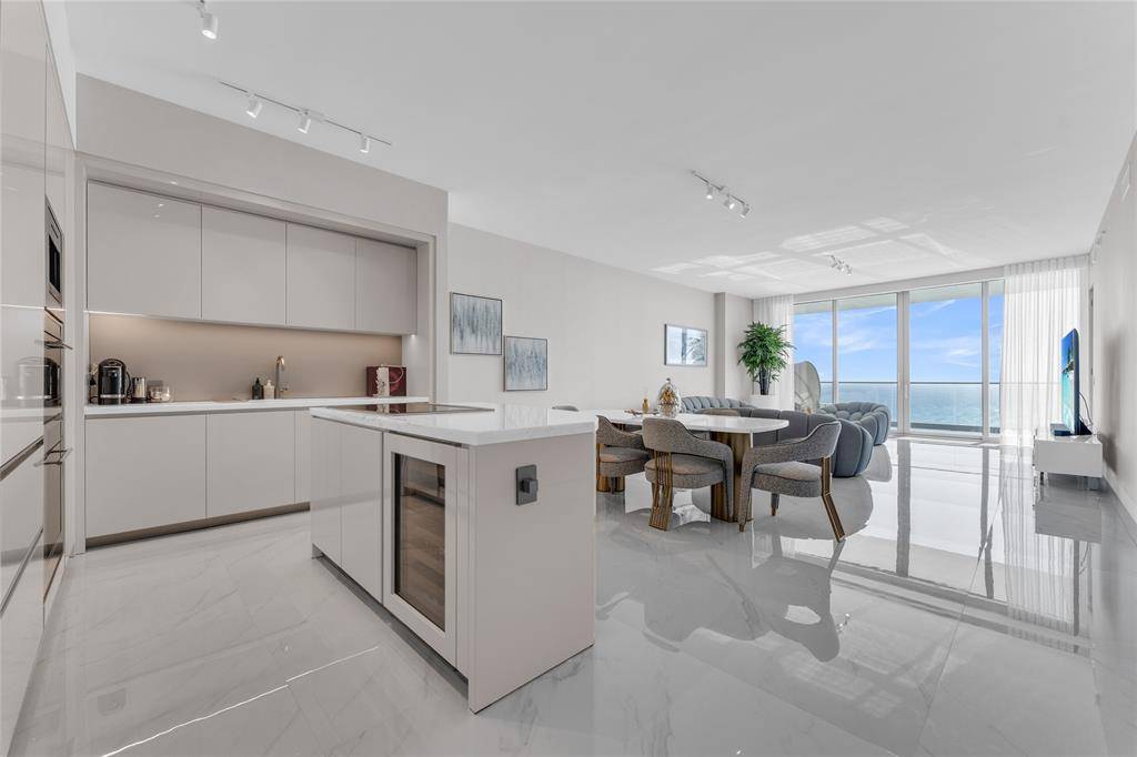 Sunny Isles Beach, FL 33160,18975 Collins Ave #4603