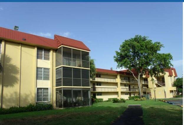 Hollywood, FL 33025,3490 Foxcroft Rd #317