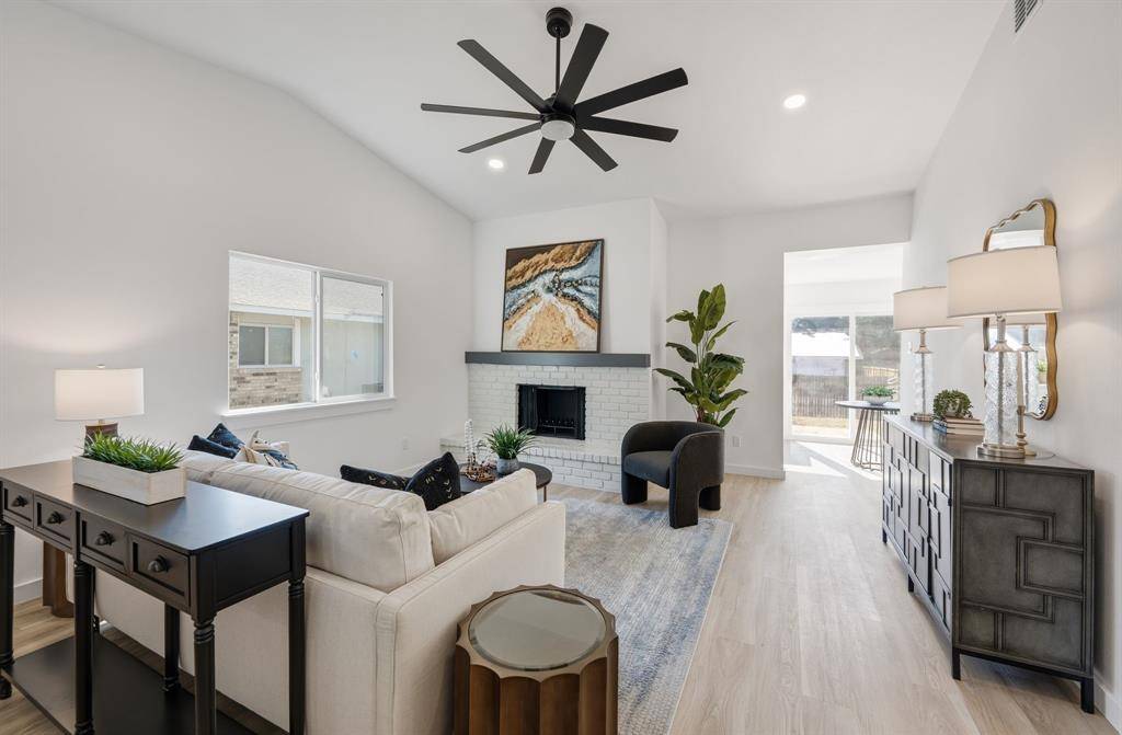 Plano, TX 75023,916 Harvest Glen Drive