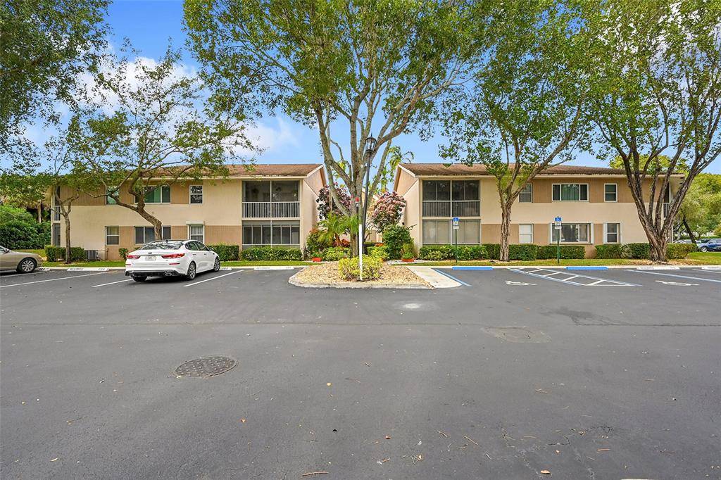 Fort Lauderdale, FL 33321,7553 Trent Dr #211