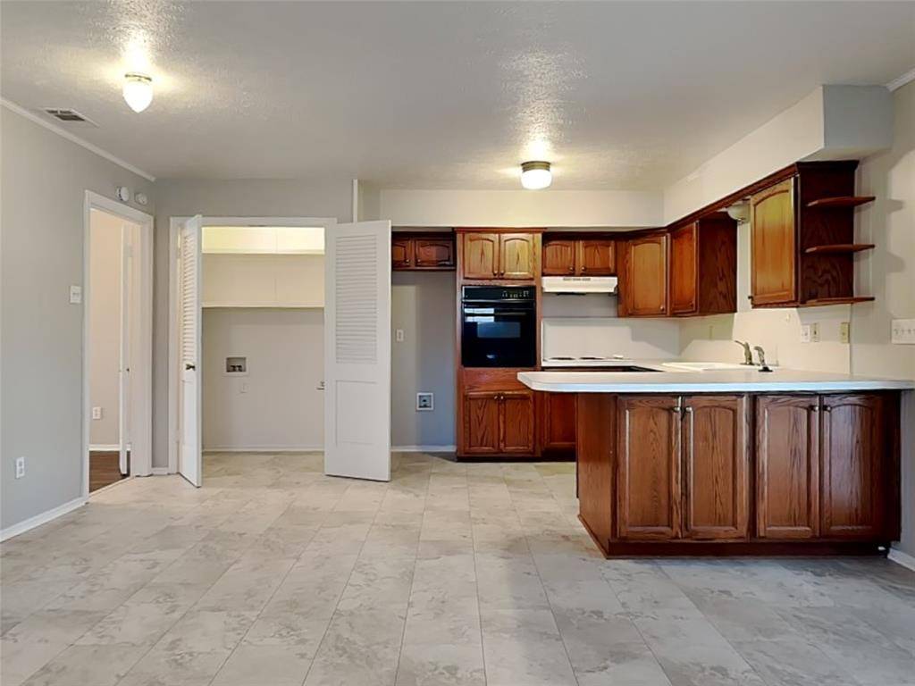 Dallas, TX 75218,8324 Lullwater Drive #8322