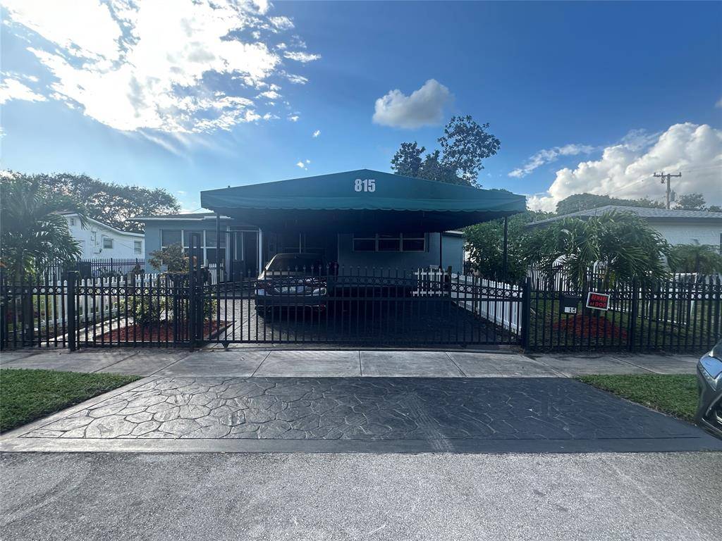Hollywood, FL 33020,815 S 26th Ct