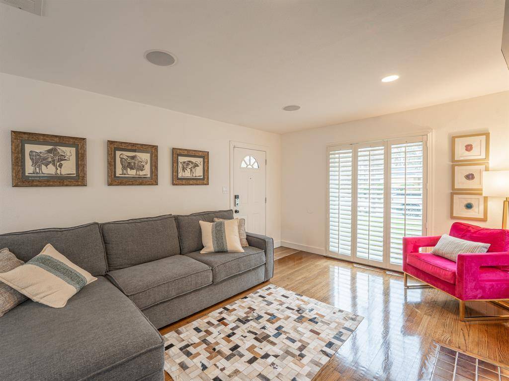 5104 Maple Springs Boulevard, Dallas, TX 75235