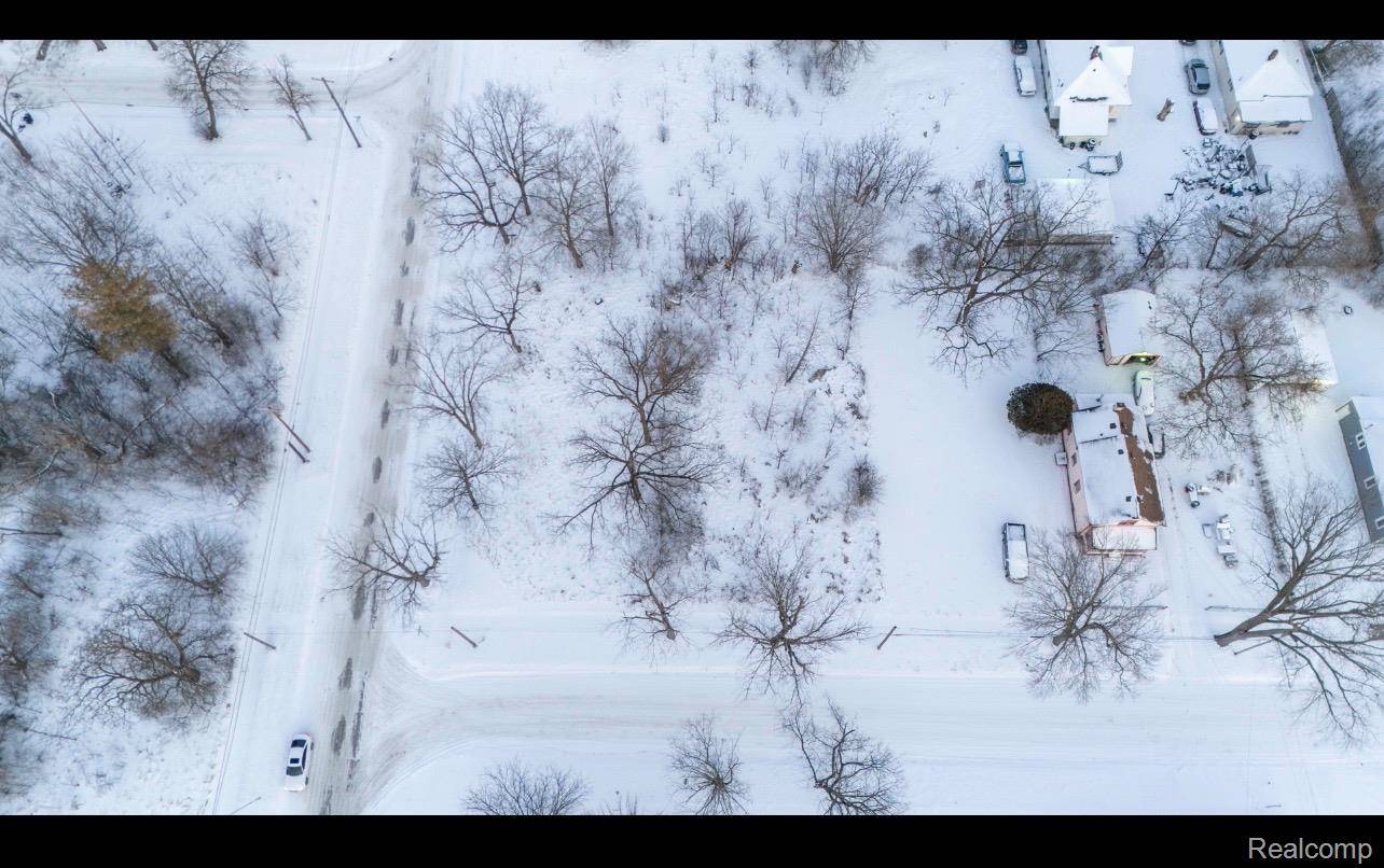 2400 Lincoln AVE, Saginaw, MI 48601