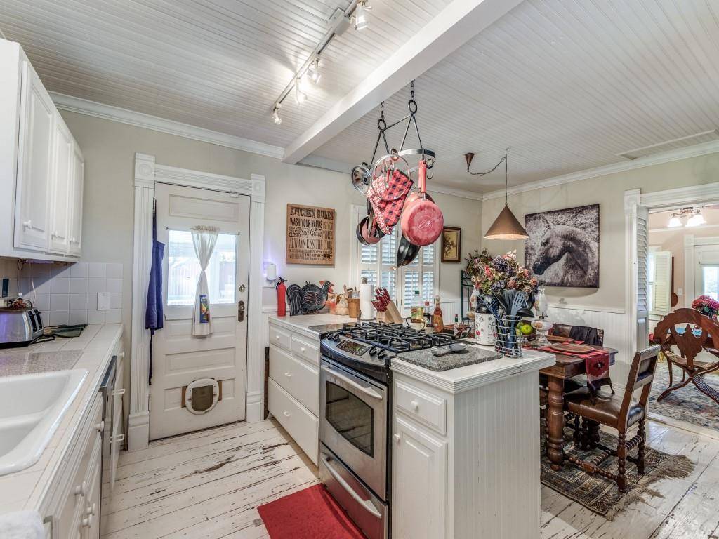 392 Mt Pleasant Road, Valley View, TX 76272