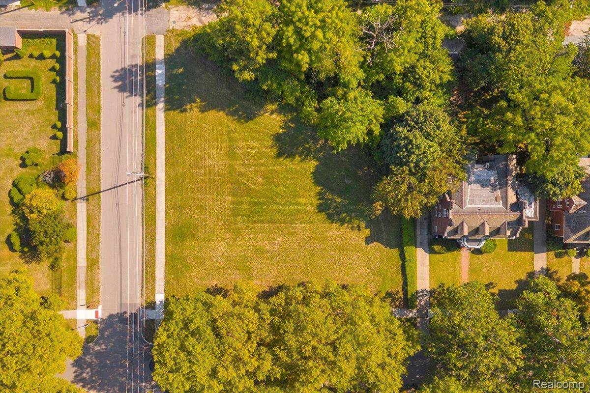 1496 Burns ST, Detroit, MI 48214