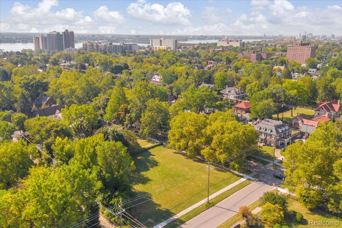 1496 Burns ST, Detroit, MI 48214