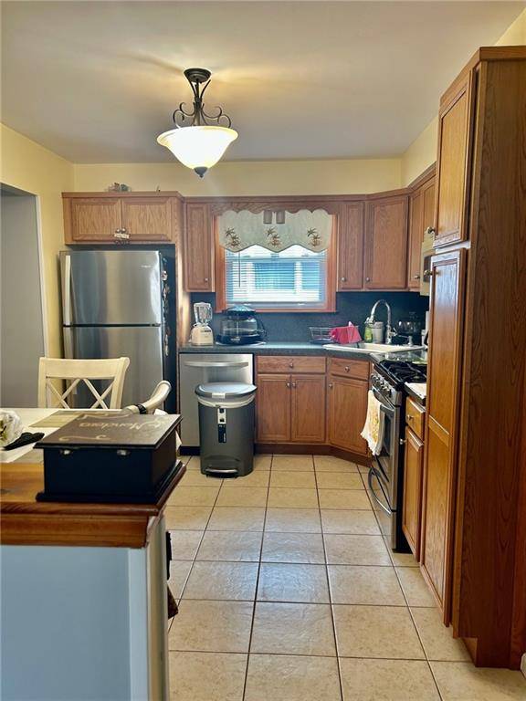57 Jerome RD, Staten  Island, NY 10305