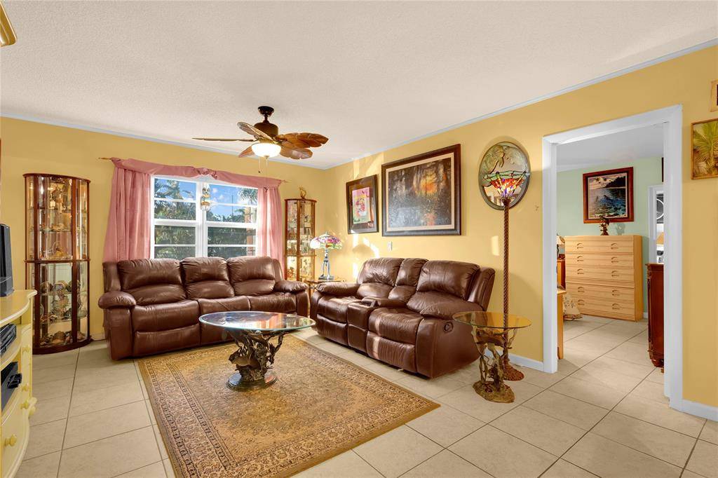 Hollywood, FL 33020,1560 Mckinley St #210W