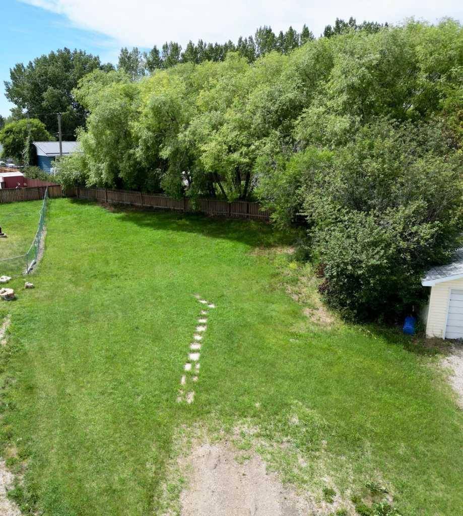 18 Fowler Bay, Acme, AB T0M0A0