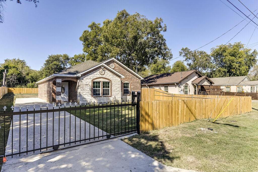 1830 Fernwood Avenue, Dallas, TX 75216