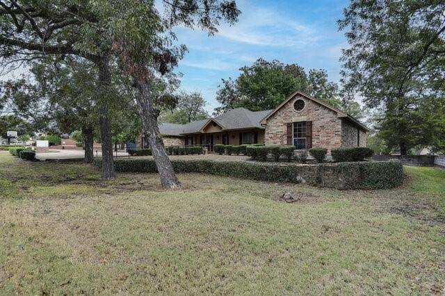 580 N Hampton Road, Desoto, TX 75115