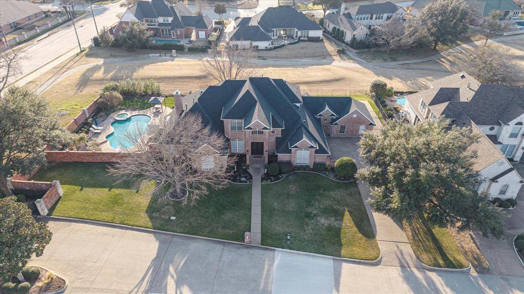 901 Walnut Falls Circle, Mansfield, TX 76063