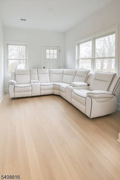 203 Queen Anne Rd, Bogota Boro, NJ 07603