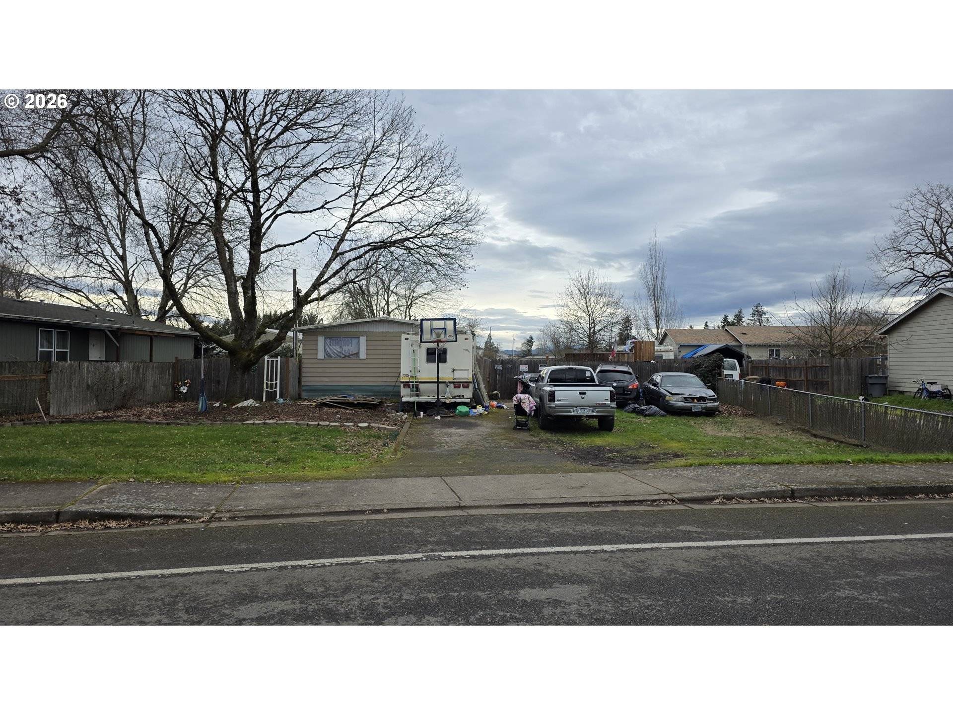 530 S 6TH ST, Harrisburg, OR 97446