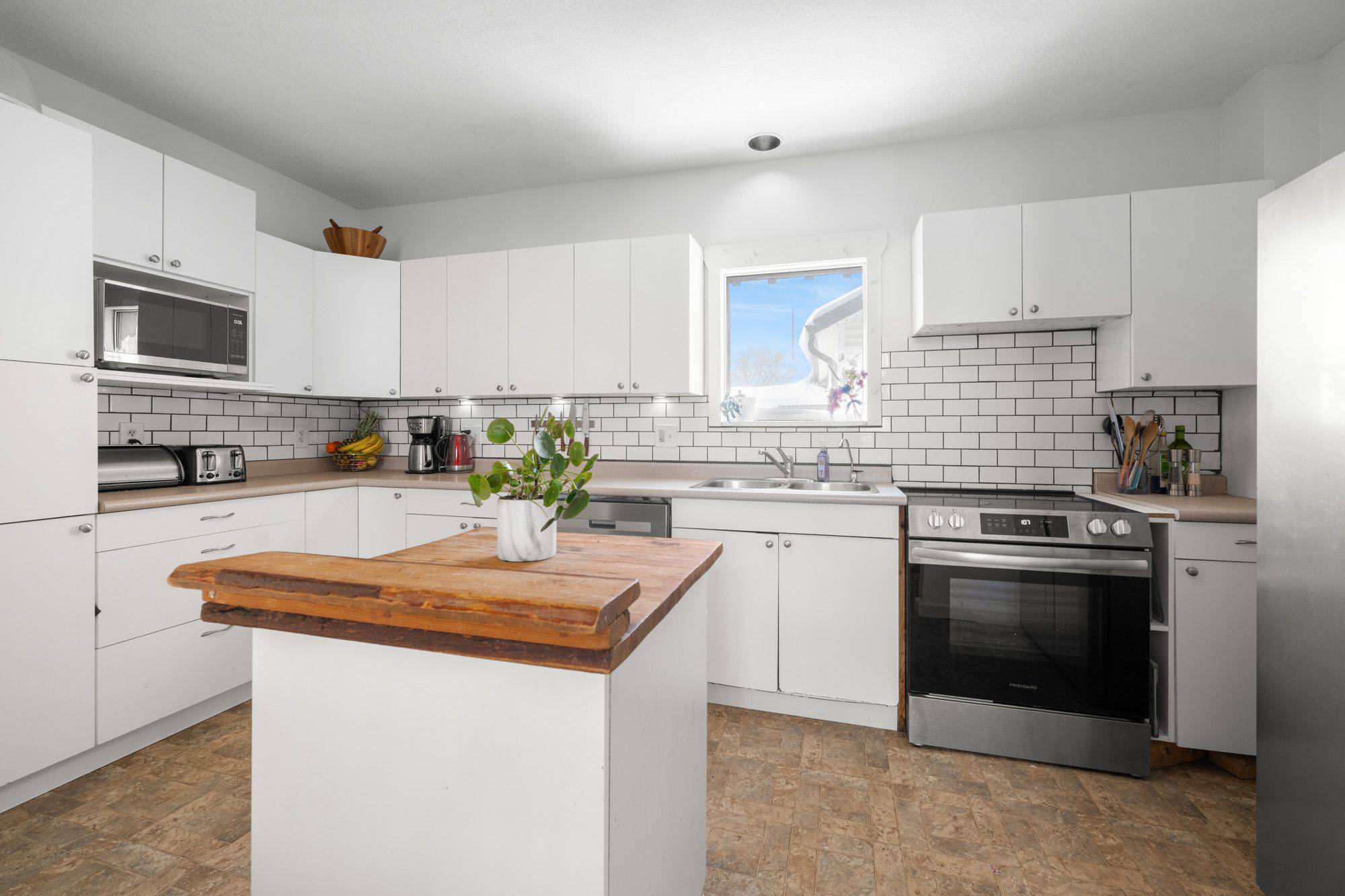 50 Isabella ST W, Blandford-blenheim, ON N0J 1S0