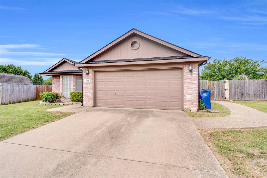1006 Darren Drive, Burleson, TX 76028