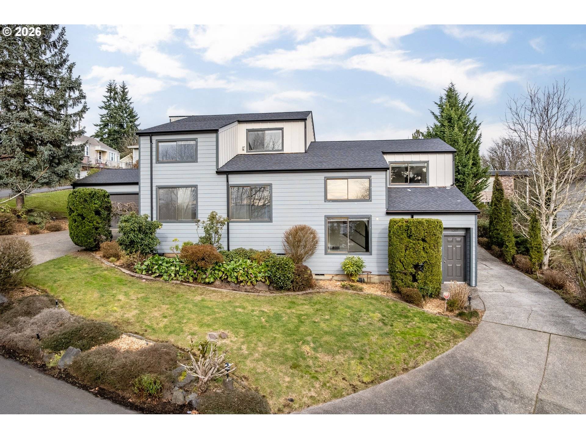 1205 HOLLY ST, Kelso, WA 98626