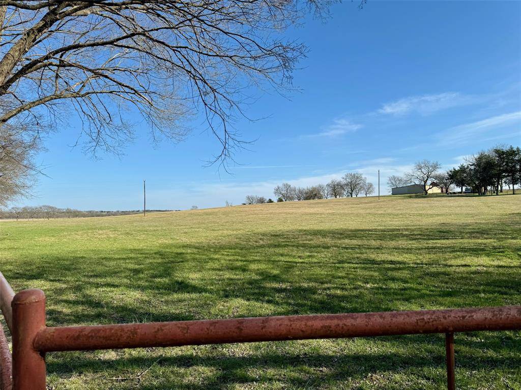 2473 County Road 4215, Bonham, TX 75418