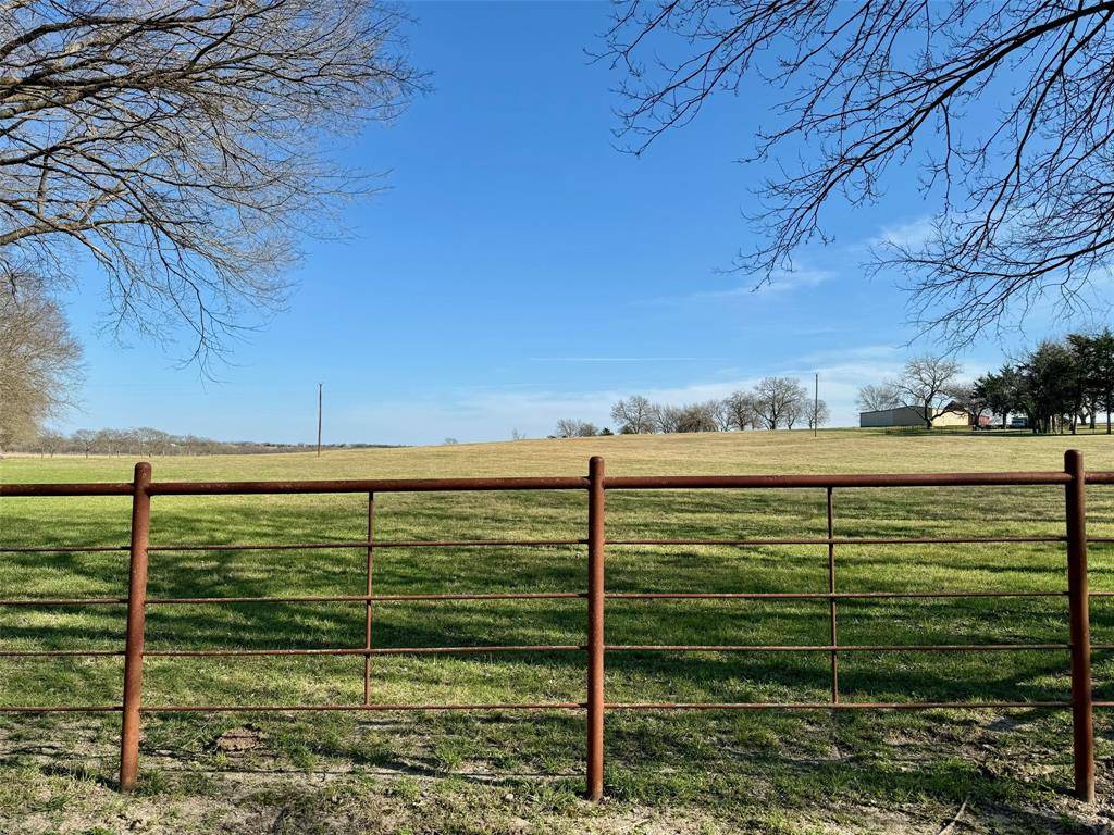 2473 County Road 4215, Bonham, TX 75418