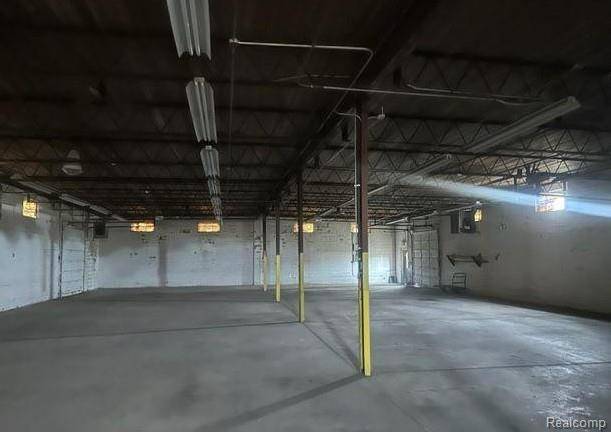 1900 E HOLLAND AVE, Saginaw, MI 48601