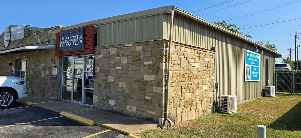 206 KINGS Plaza, Granbury, TX 76049