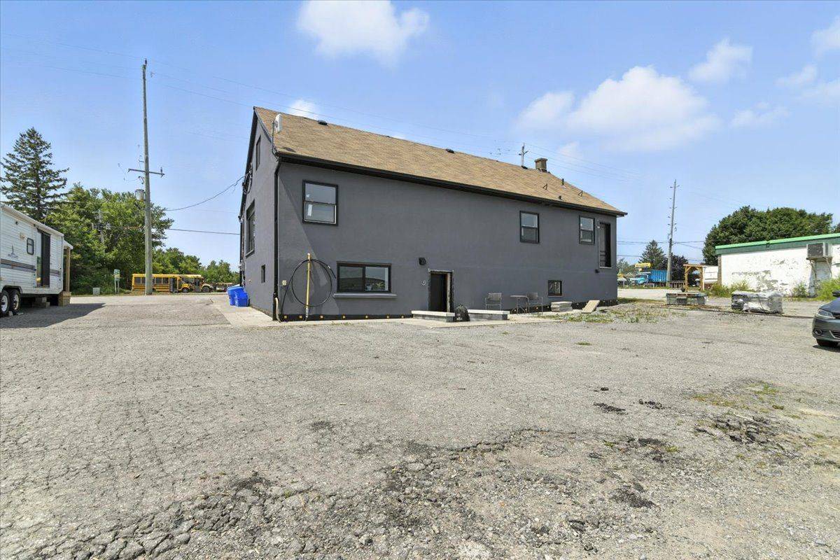 31 Centre ST ##2, Brock, ON L0C 1H0