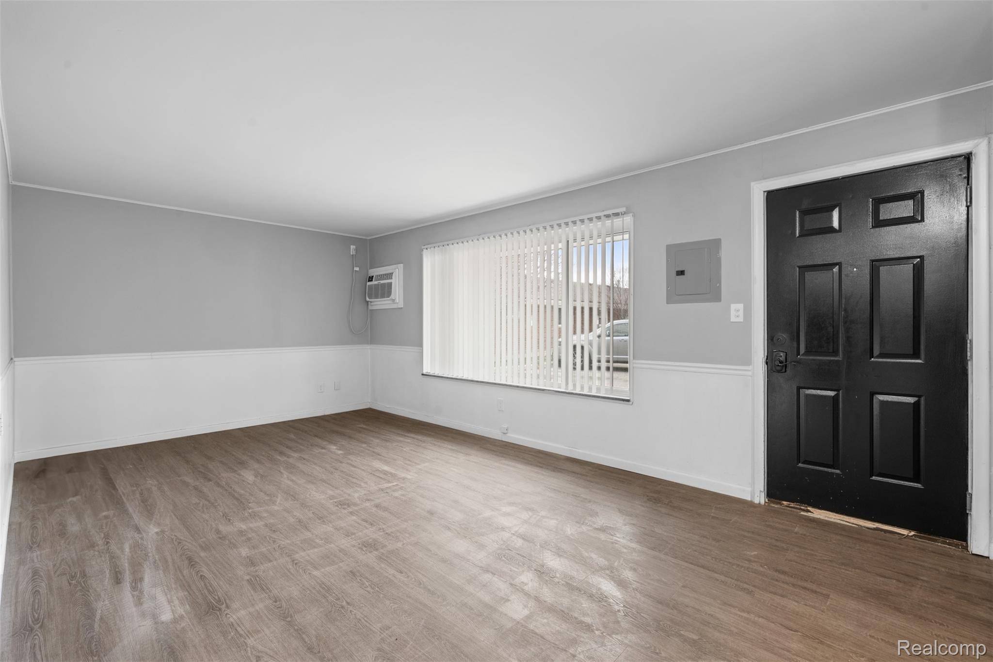 4401 Crooks RD, Royal Oak Charter Township, MI 48073