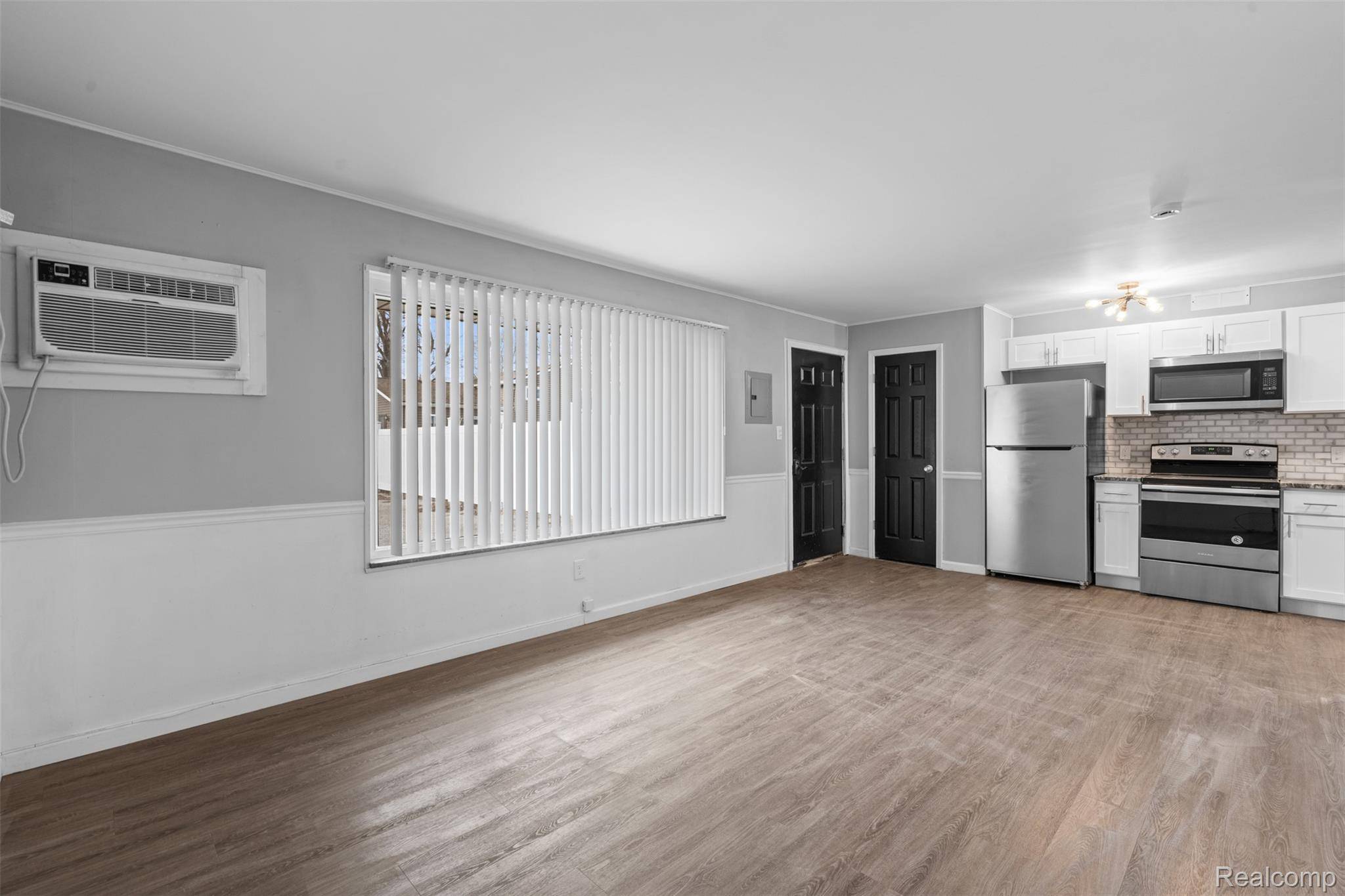 4401 Crooks RD, Royal Oak Charter Township, MI 48073