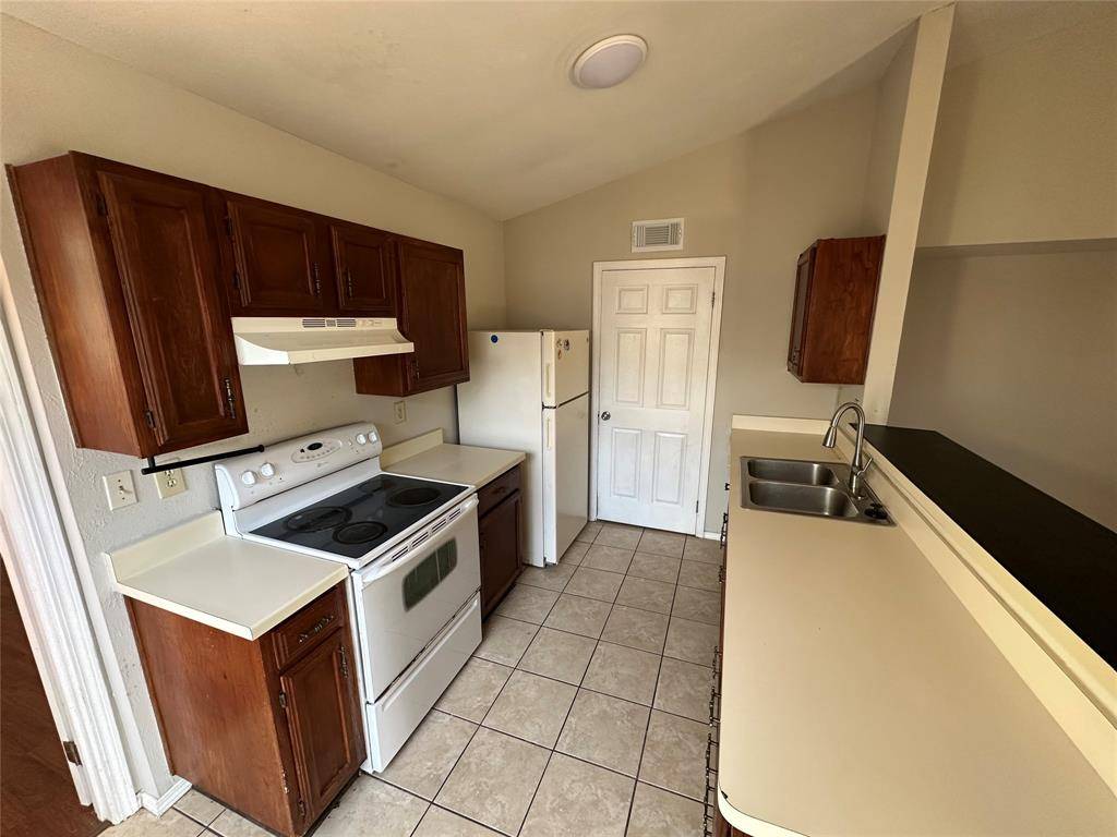 434 Pogue Street, Cedar Hill, TX 75104