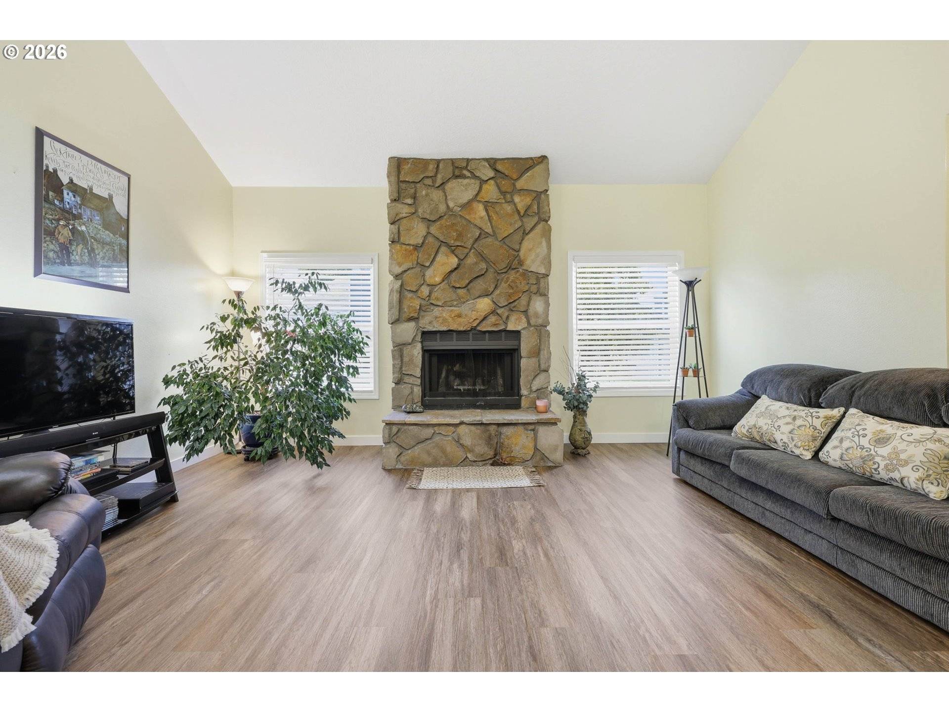 8390 SW MOHAWK ST, Tualatin, OR 97062