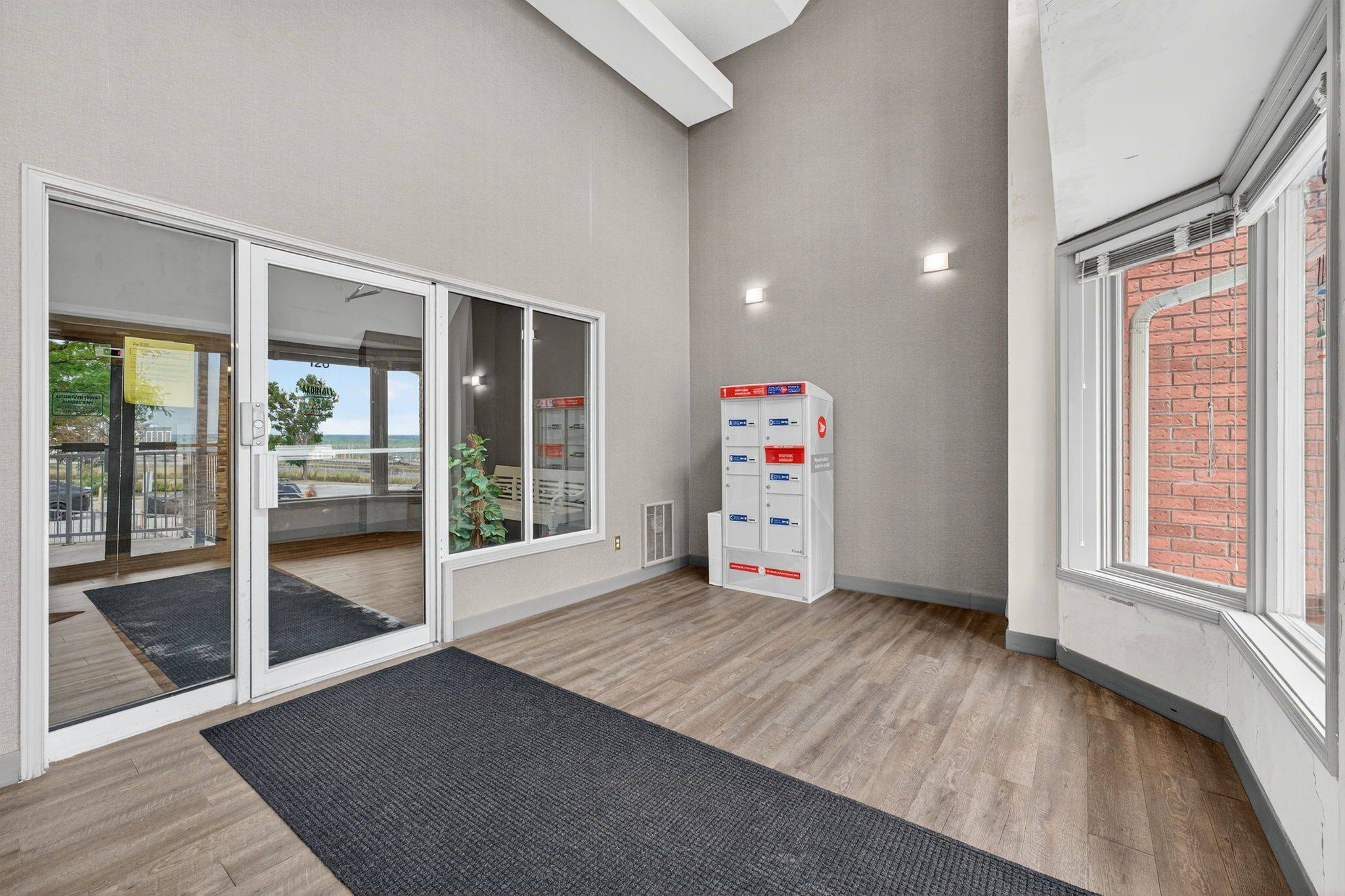 126 Bell Farm RD #B08, Barrie, ON L4M 6J3