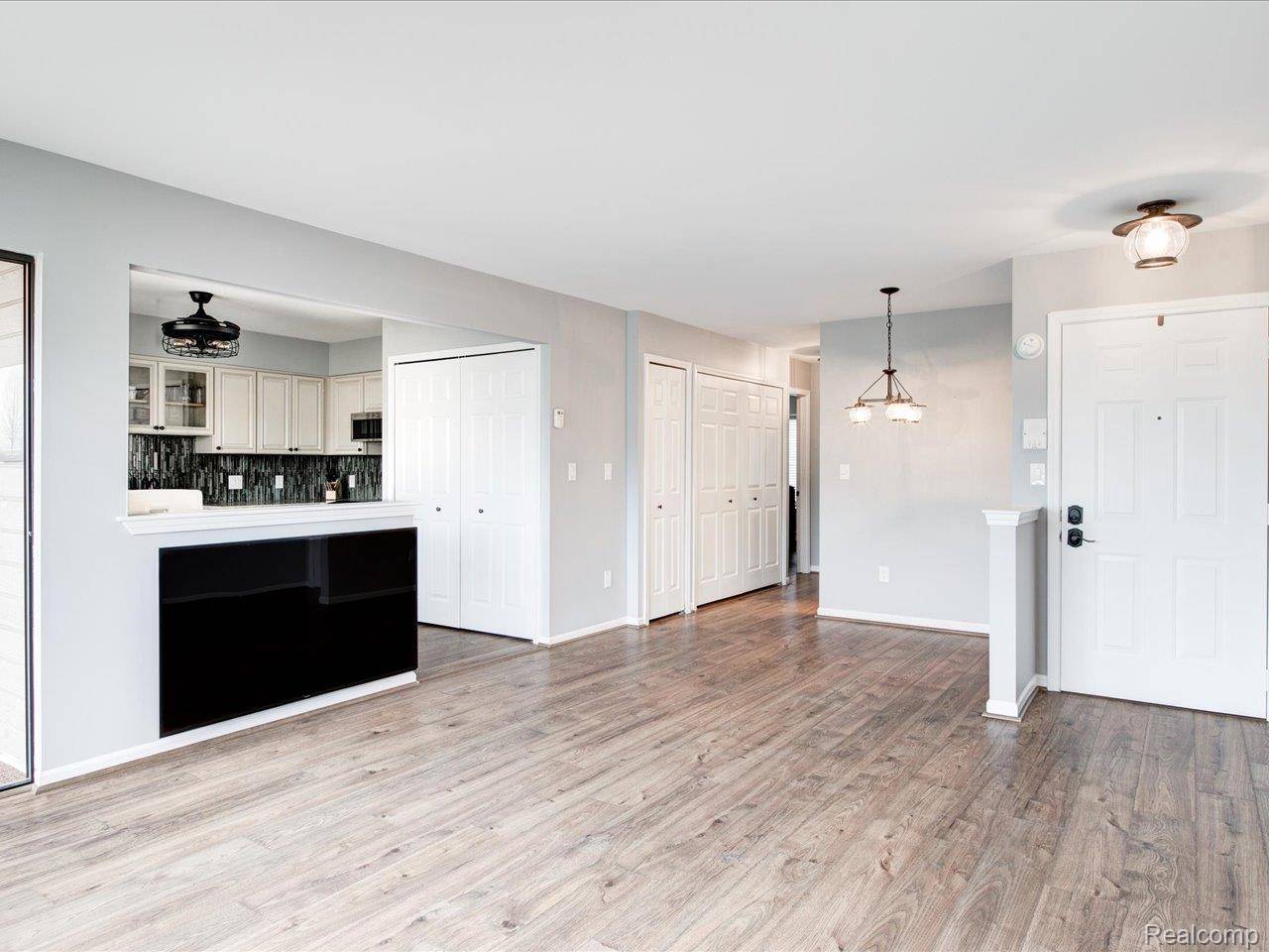 1700 RIVER RD #9, Marysville, MI 48040