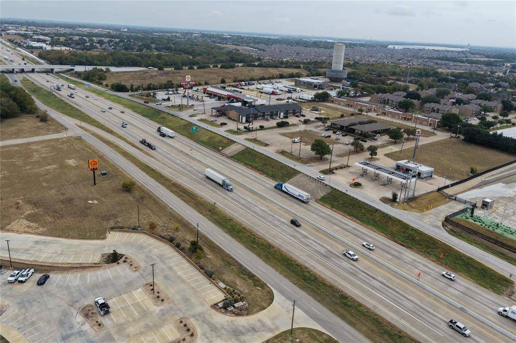 300 S Interstate 35 Road, Red Oak, TX 75154