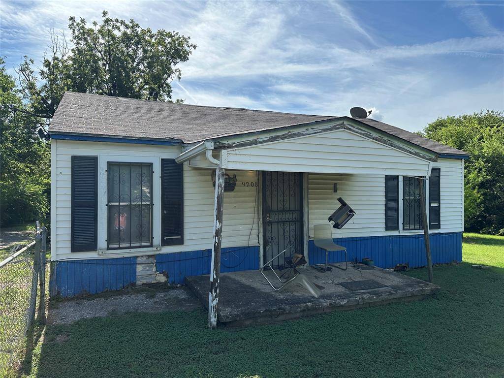 9208 Newhall Street, Dallas, TX 75232