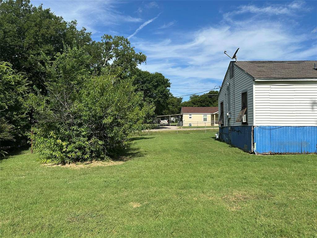 9208 Newhall Street, Dallas, TX 75232