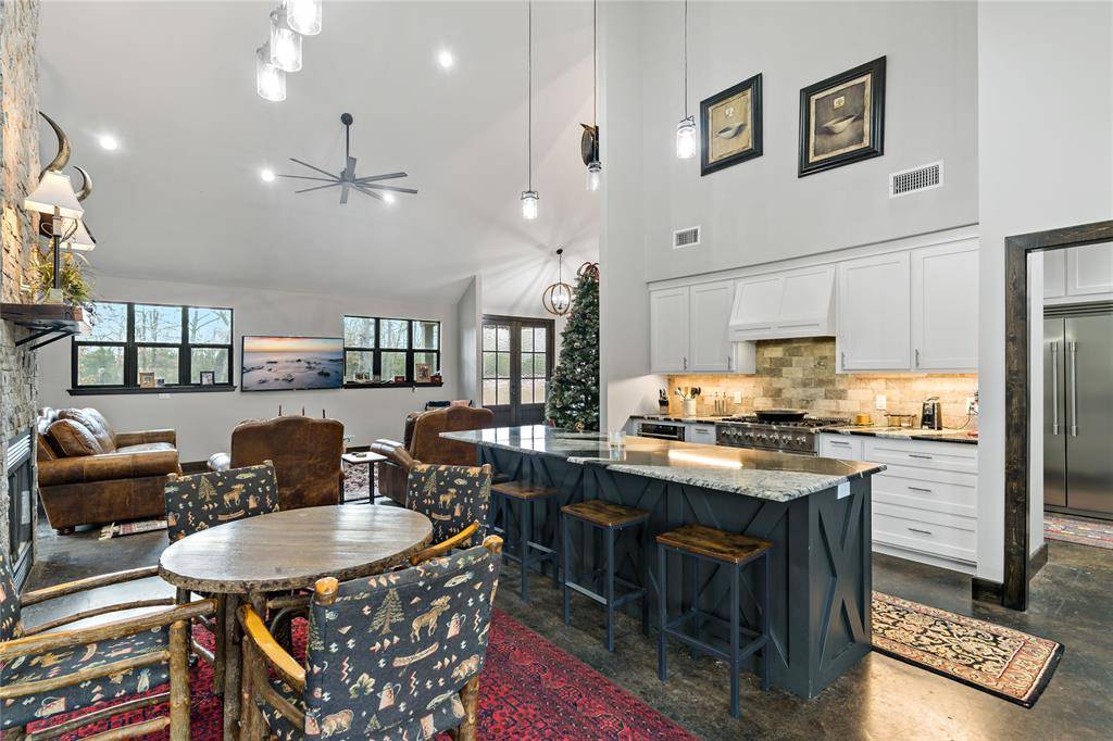 8127 FM 910, Bogata, TX 75417