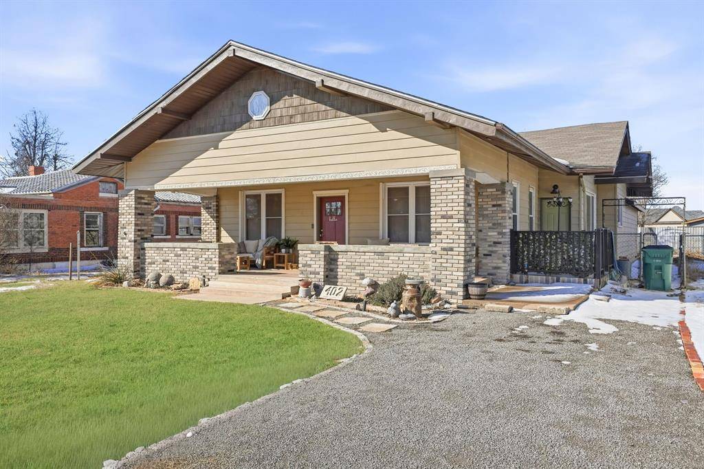 402 AVE I South, Chillicothe, TX 79225