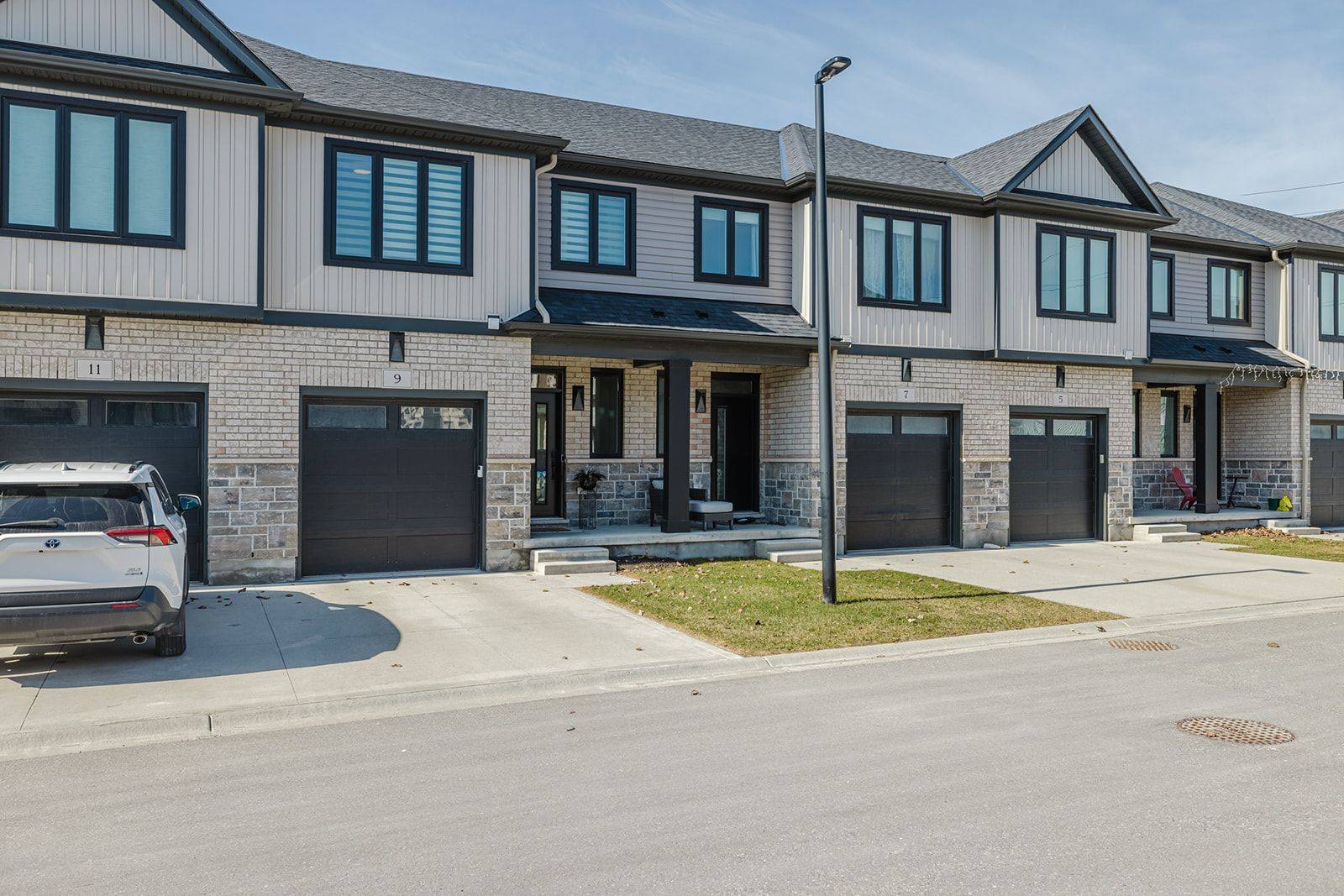601 Lions Park DR #9, Strathroy-caradoc, ON N0L 1W0