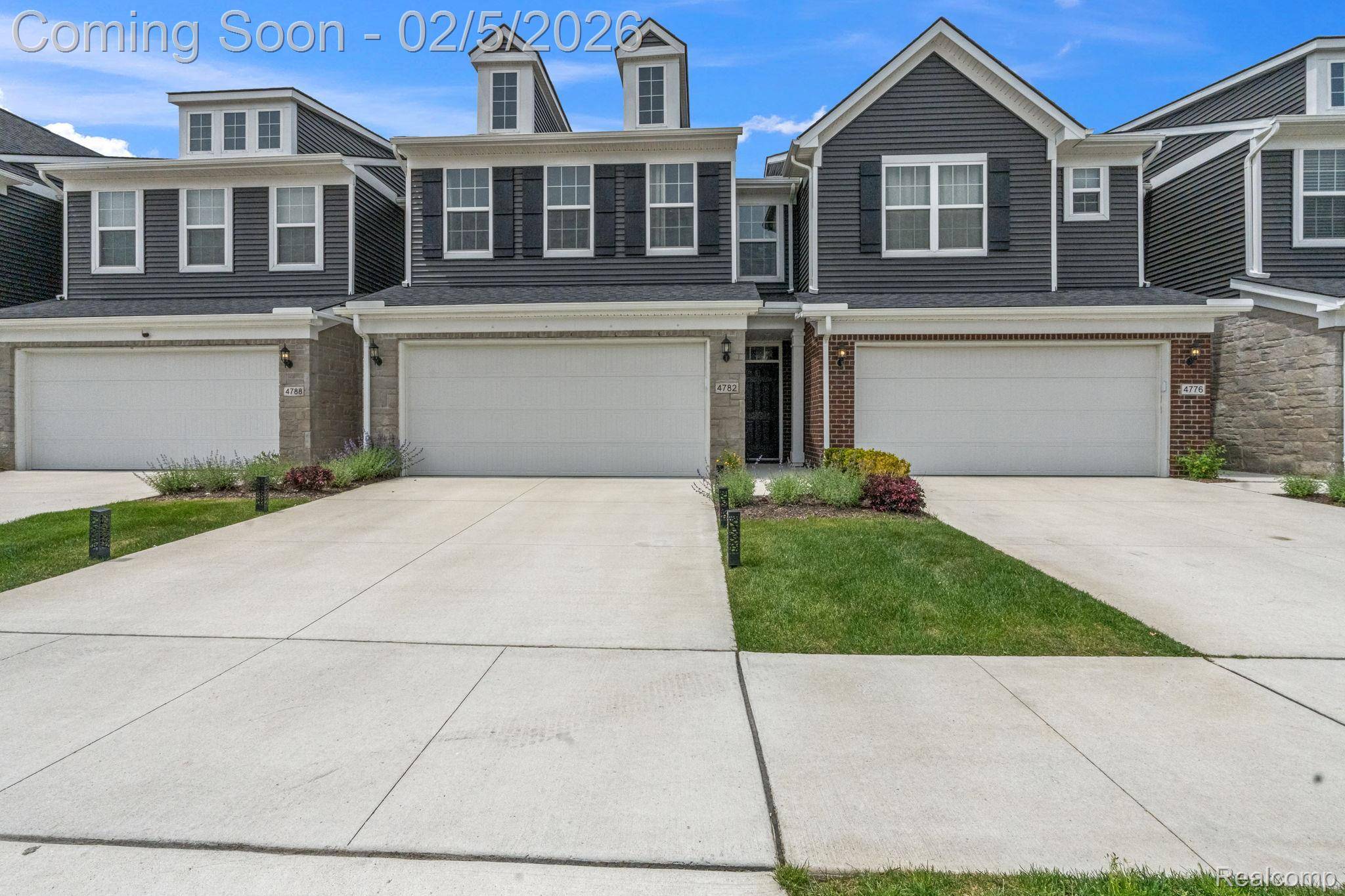 4782 Broomfield WAY, Lake Orion Village, MI 48359