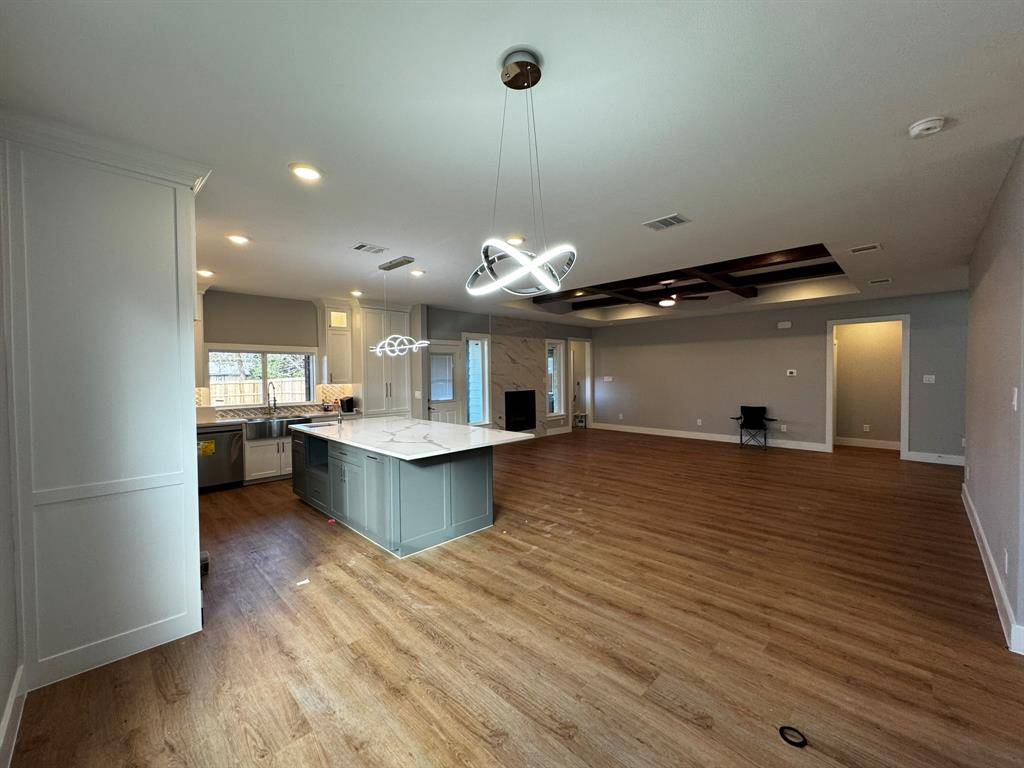 2533 Jonesboro Avenue, Dallas, TX 75228