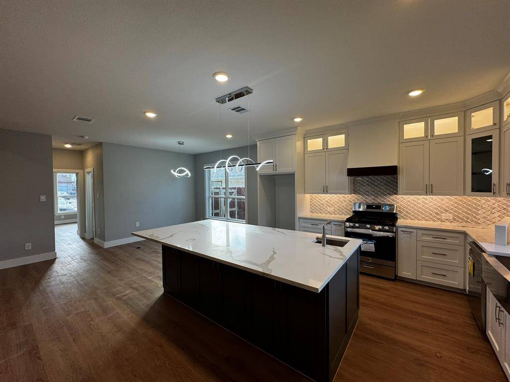 2533 Jonesboro Avenue, Dallas, TX 75228