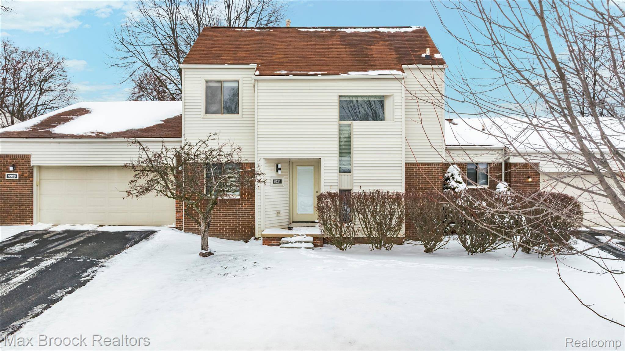 5324 Fairway CT, West Bloomfield Charter Township, MI 48323