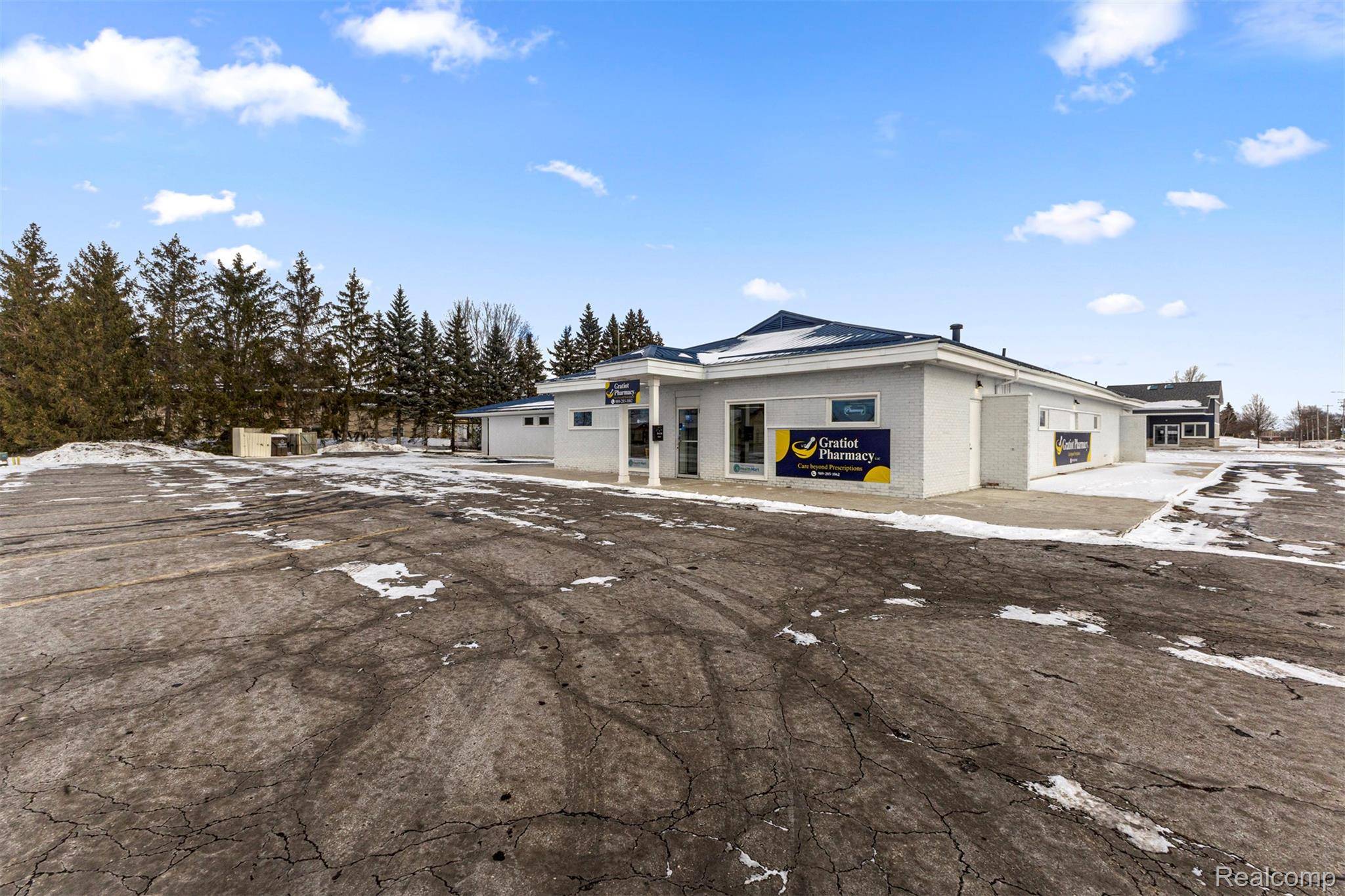 245 E Warwick DR, Alma, MI 48801