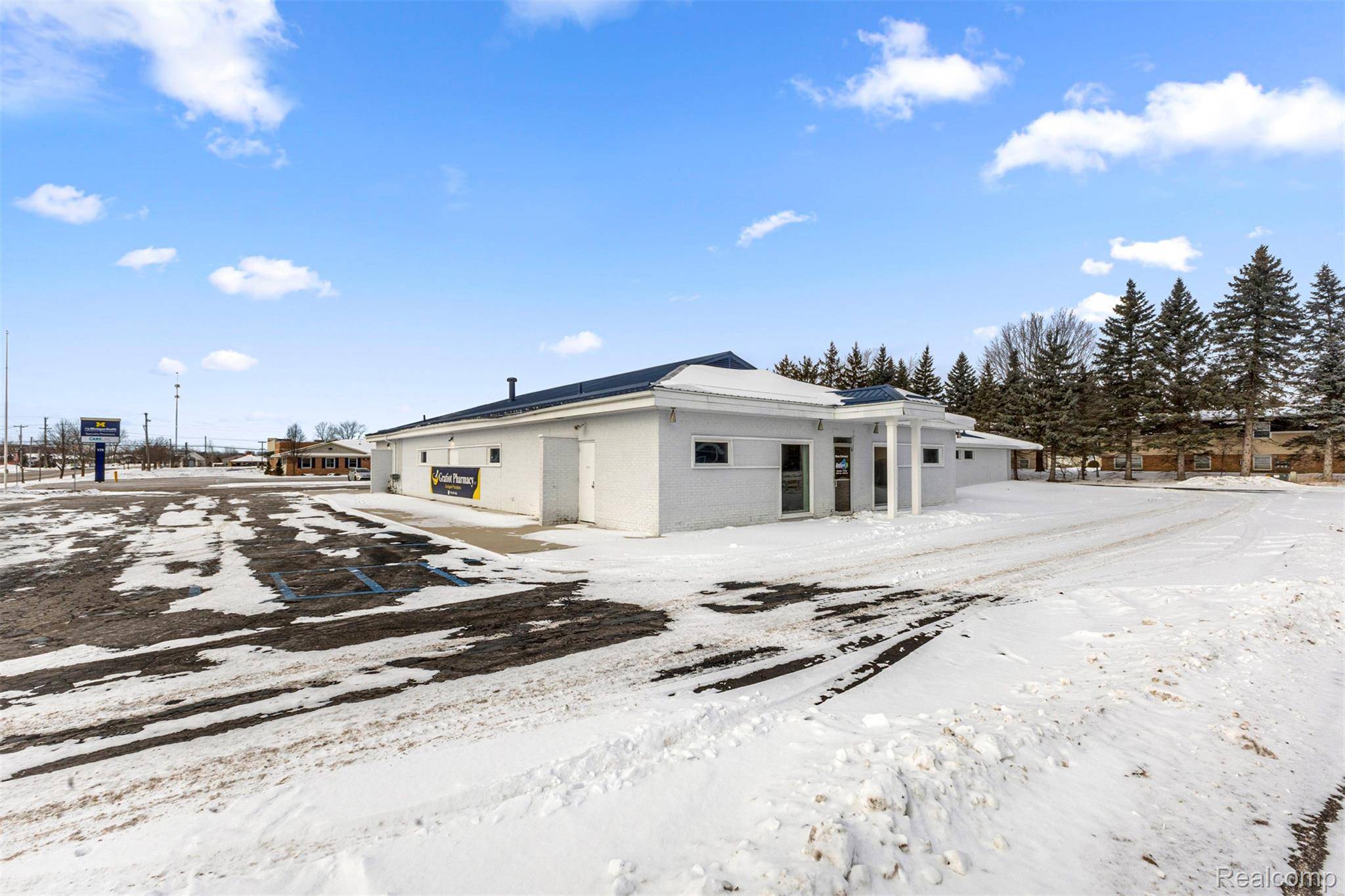 245 E Warwick DR, Alma, MI 48801